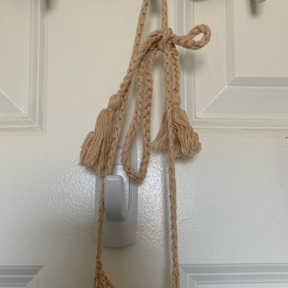 Forever 21 crochet halter - Picture 3 of 4